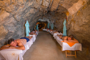 金矿洞穴温泉The Gastein Healing Gallery