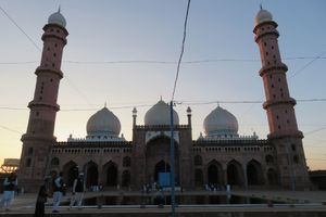 塔吉乌尔清真寺Taj-ul-Masajid