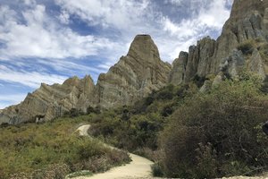陶土崖clay cliff