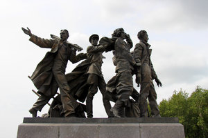 城市初建者纪念碑Monument to First Builders