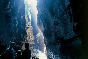 塔米纳峡谷的自然景观Tamina Gorge