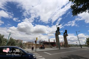 石桥Puente de Piedra