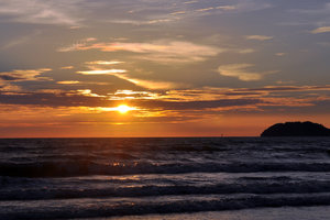 丹绒亚路海滩Tanjung Aru beach