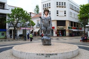 吉尔•埃阿尼什广场Praça Gil Eanes
