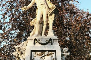 Mozart Statue