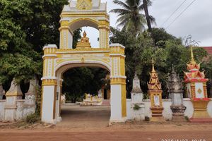 萨亚福寺Wat Sainyaphum