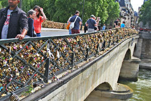 爱情桥Pont des Amours