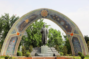 鲁达基花园Боги Рудаки