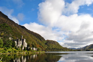 Kylemore教堂和维多利亚庄园Kylemore Abbey and Victori