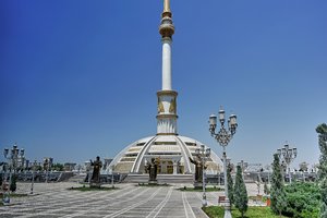独立纪念碑площадь независимости