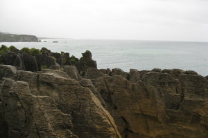 普纳凯基千层饼岩石与喷水洞Punakaiki Pancake Rock