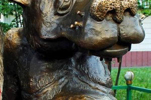 快乐的狼雕像Monument to Happiness/ Monument Shhas Spoyu