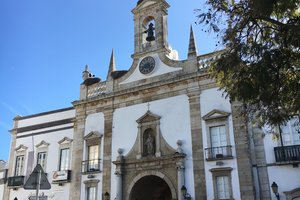城镇拱门Arco da Vila