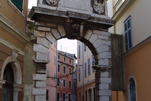 巴尔比拱门Balbi's Arch
