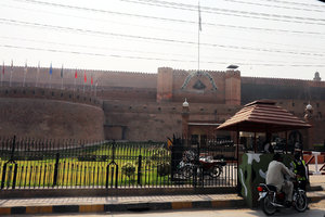 希萨尔城堡Bala Hisar Fort