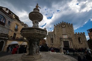 半人马座喷泉Fontana di piazza Duomo