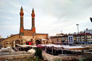 双塔伊斯兰学院Cifte Minareli Medrese