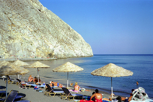 佩里萨海滩Perissa beach