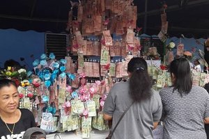 坟地寺Wat Pa Cha Temple