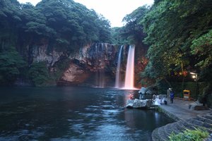 天地渊瀑布