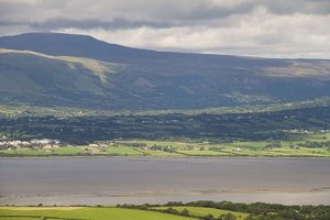 诺克纳瑞尔山Knocknarea (Cnoc na Riabh - 327m)