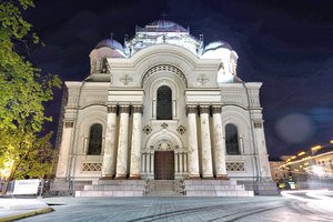 圣米迦勒总领天使教堂及寝陵Church of St. Michael