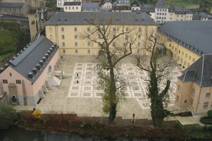新明斯特大教堂Neumünster Abbey