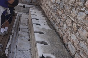 古罗马男厕Roman Men's Toilets