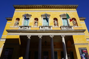 阿利吉耶里剧院TEATRO ALIGHIERI