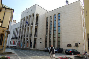 日利纳城市剧院City Theatre