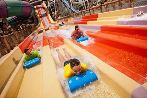 亚斯水世界Yas Waterworld