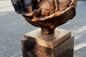 卷心菜塑像Cabbage Monument