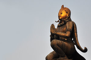 尤加纳兰德拉·马拉国王柱像Yoganarender Malla